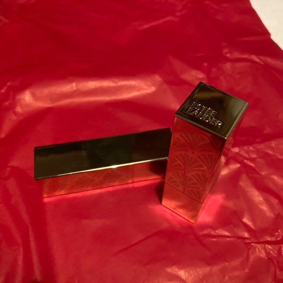 Estée Lauder lipstick - Picture 3 of 3